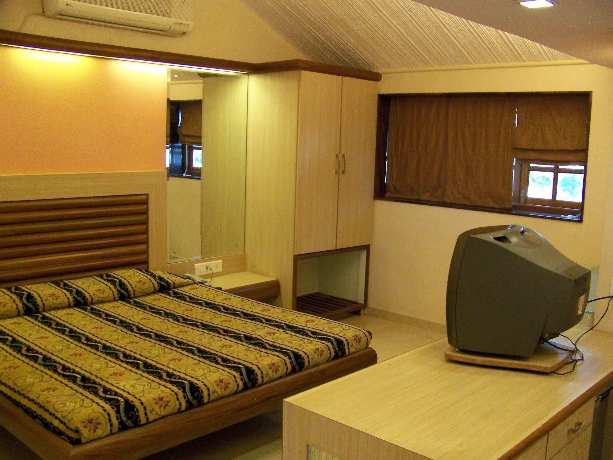Hotel Beach Garden Βομβάη Εξωτερικό φωτογραφία